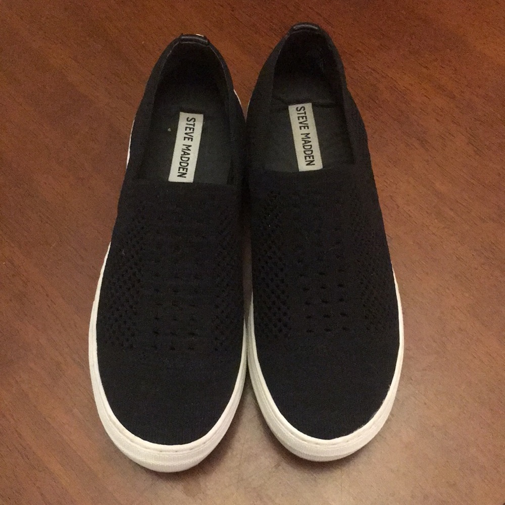 Steve Madden black slip ons